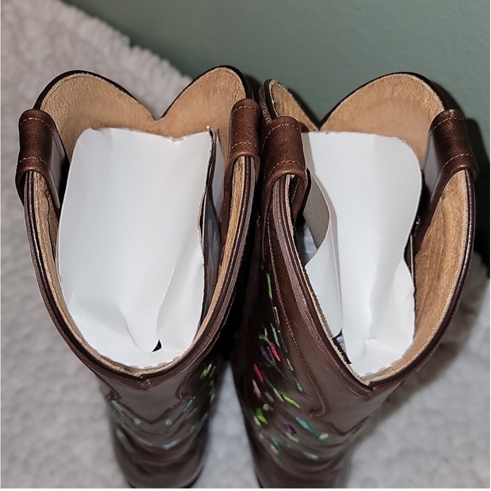 Hand made Lane, Brown Falling Flowers Western Boot - Picture 9 of 16